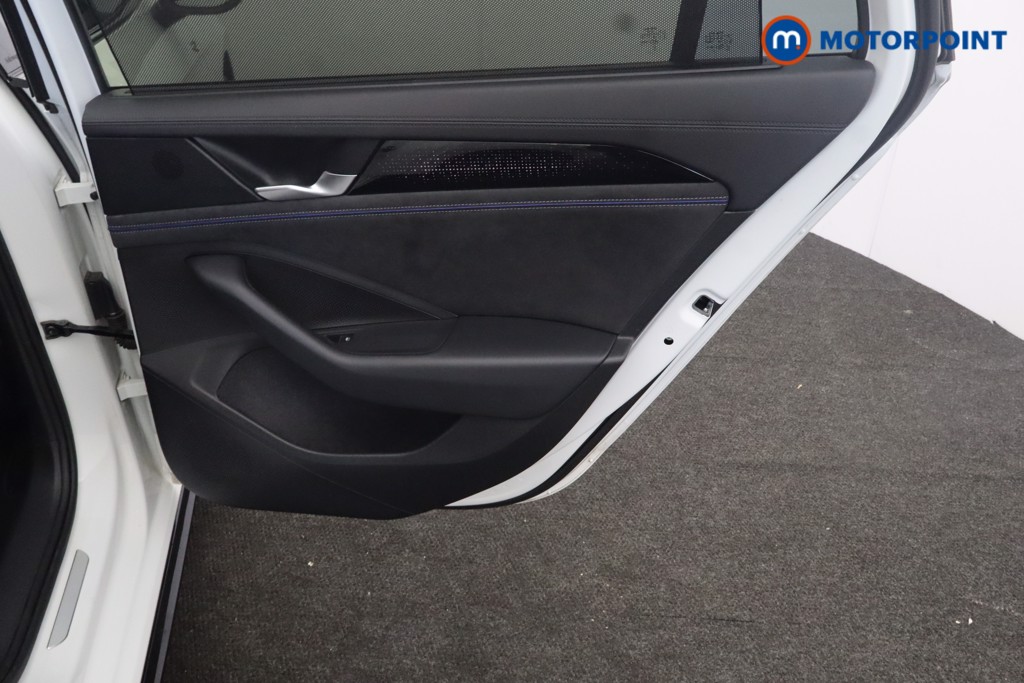 Volkswagen Passat R-Line Automatic Petrol Plug-In Hybrid Estate - Stock Number (1669006) - 28th supplementary image