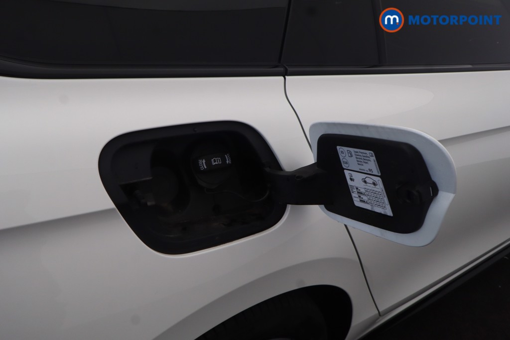 Volkswagen Passat R-Line Automatic Petrol Plug-In Hybrid Estate - Stock Number (1669006) - 34th supplementary image