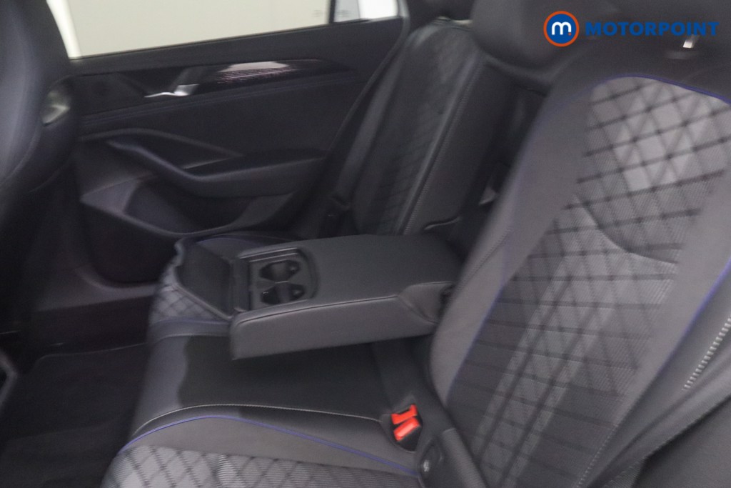 Volkswagen Passat R-Line Automatic Petrol Plug-In Hybrid Estate - Stock Number (1669006) - 40th supplementary image