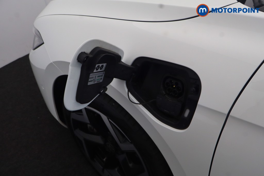 Volkswagen Passat R-Line Automatic Petrol Plug-In Hybrid Estate - Stock Number (1669006) - 54th supplementary image