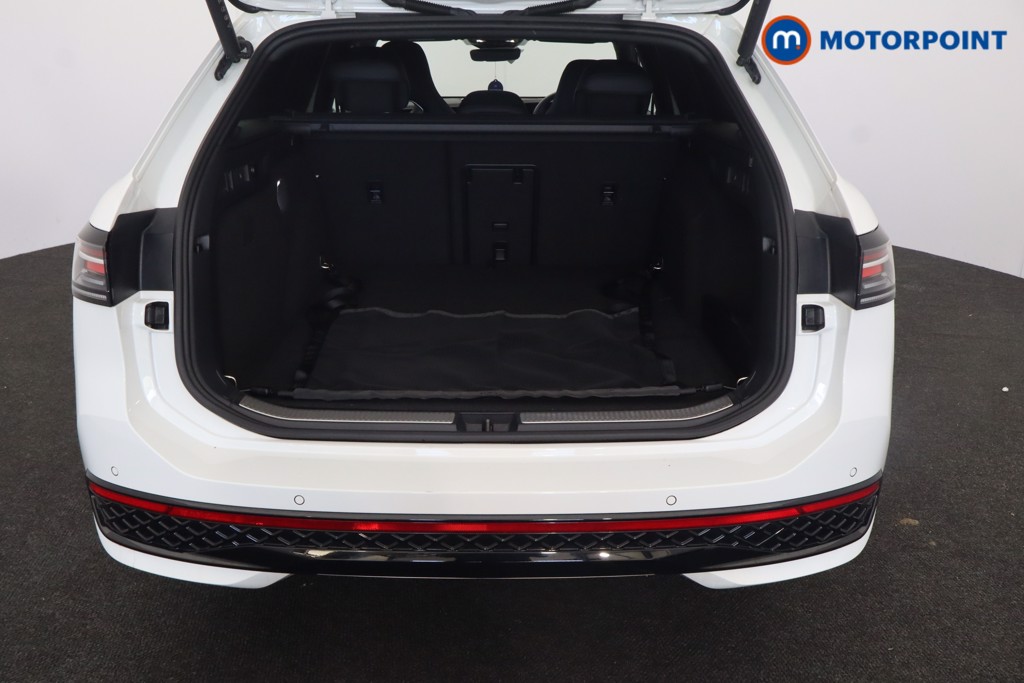 Volkswagen Passat R-Line Automatic Petrol Plug-In Hybrid Estate - Stock Number (1669006) - 59th supplementary image