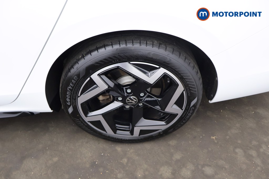 Volkswagen Passat R-Line Automatic Petrol Plug-In Hybrid Estate - Stock Number (1669008) - 2nd supplementary image