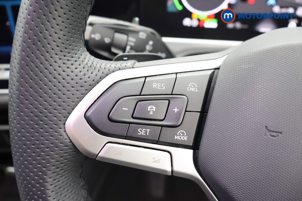 Volkswagen Passat R-Line Automatic Petrol Plug-In Hybrid Estate - Stock Number (1669008) - 6th supplementary image
