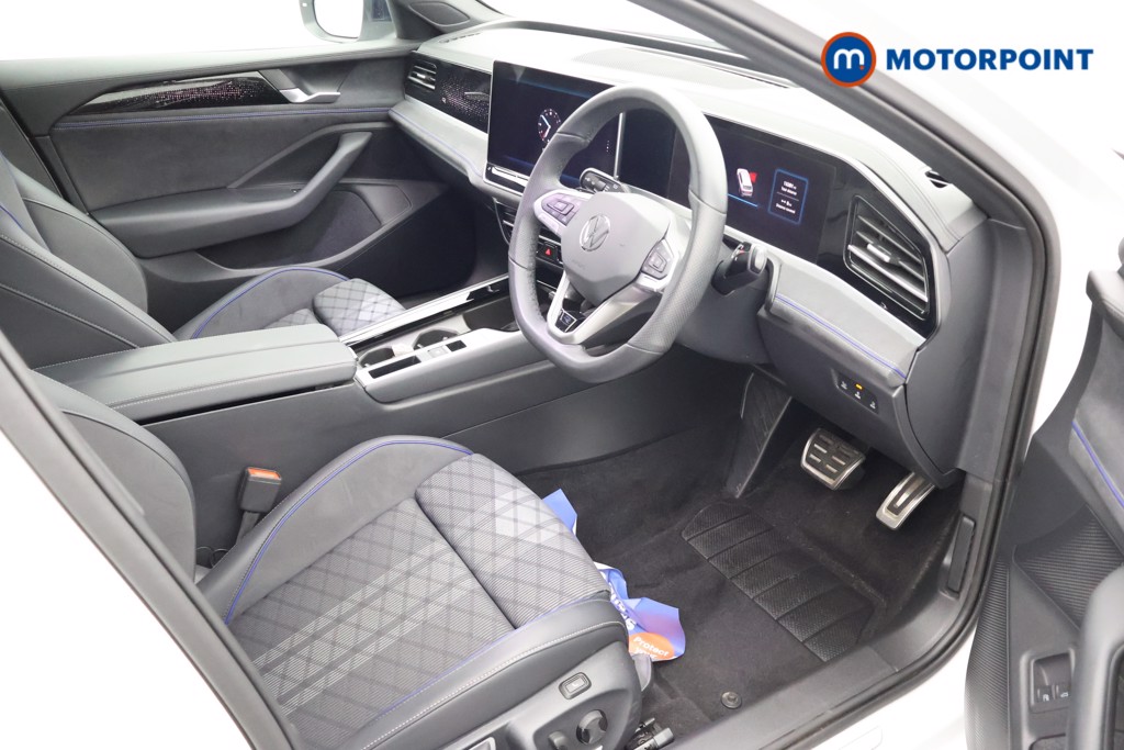 Volkswagen Passat R-Line Automatic Petrol Plug-In Hybrid Estate - Stock Number (1669008) - 21st supplementary image