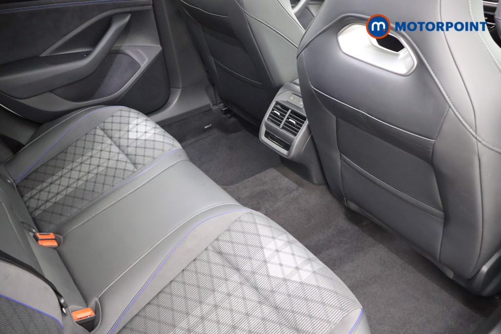 Volkswagen Passat R-Line Automatic Petrol Plug-In Hybrid Estate - Stock Number (1669008) - 24th supplementary image