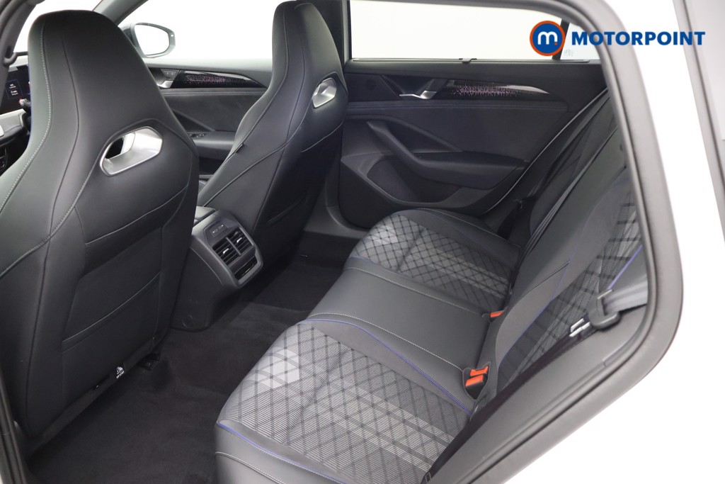 Volkswagen Passat R-Line Automatic Petrol Plug-In Hybrid Estate - Stock Number (1669008) - 28th supplementary image