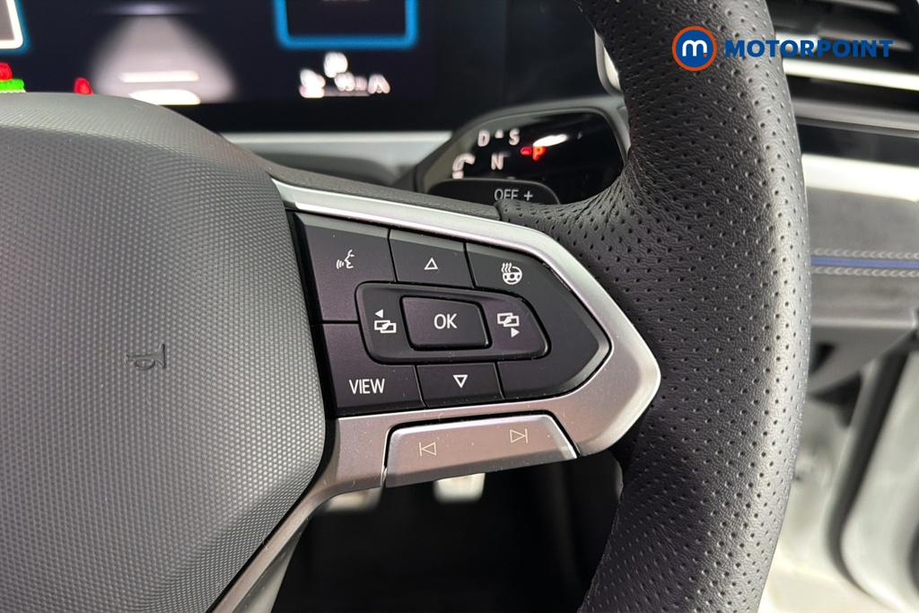 Volkswagen Passat R-Line Automatic Petrol Plug-In Hybrid Estate - Stock Number (1669009) - 3rd supplementary image