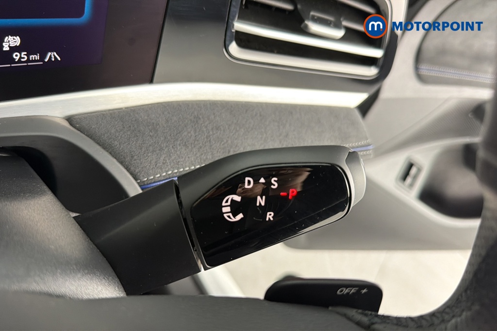 Volkswagen Passat R-Line Automatic Petrol Plug-In Hybrid Estate - Stock Number (1669009) - 6th supplementary image