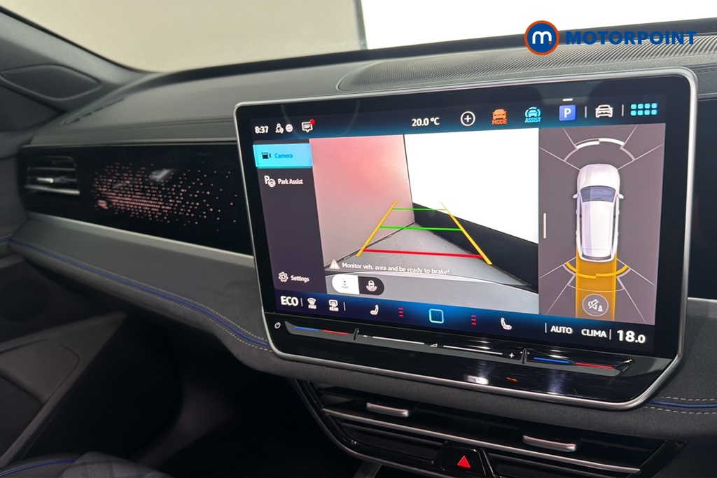 Volkswagen Passat R-Line Automatic Petrol Plug-In Hybrid Estate - Stock Number (1669009) - 13th supplementary image
