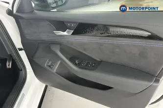 Volkswagen Passat R-Line Automatic Petrol Plug-In Hybrid Estate - Stock Number (1669009) - 18th supplementary image