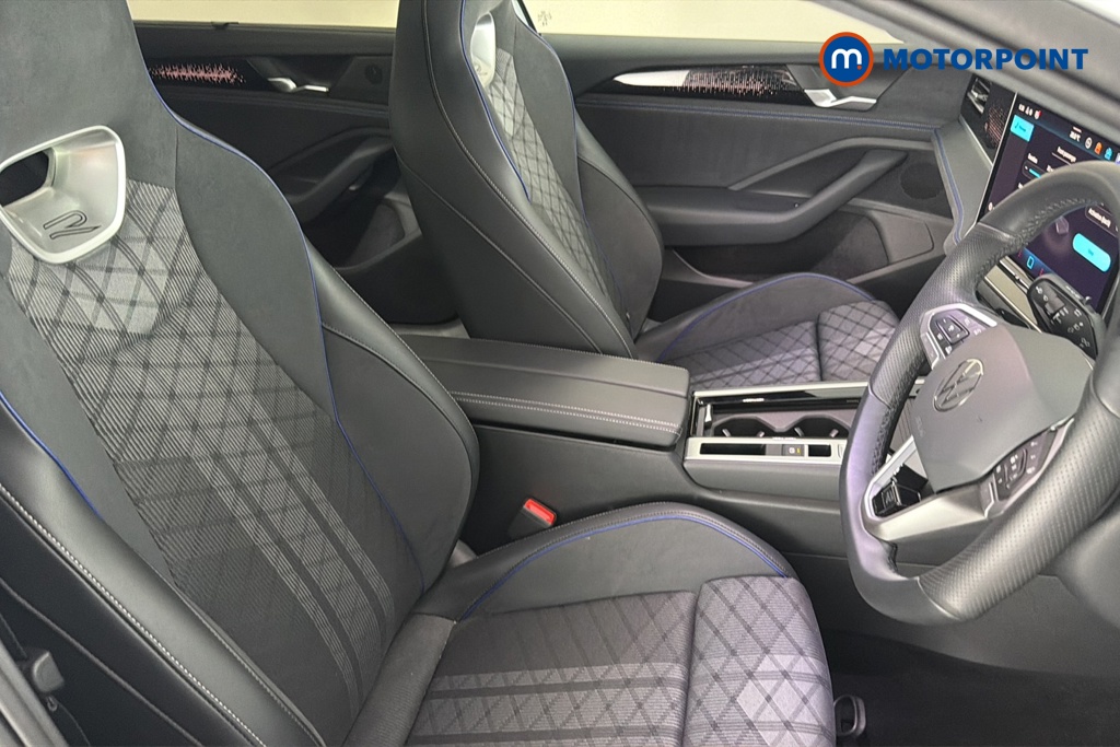 Volkswagen Passat R-Line Automatic Petrol Plug-In Hybrid Estate - Stock Number (1669009) - 22nd supplementary image