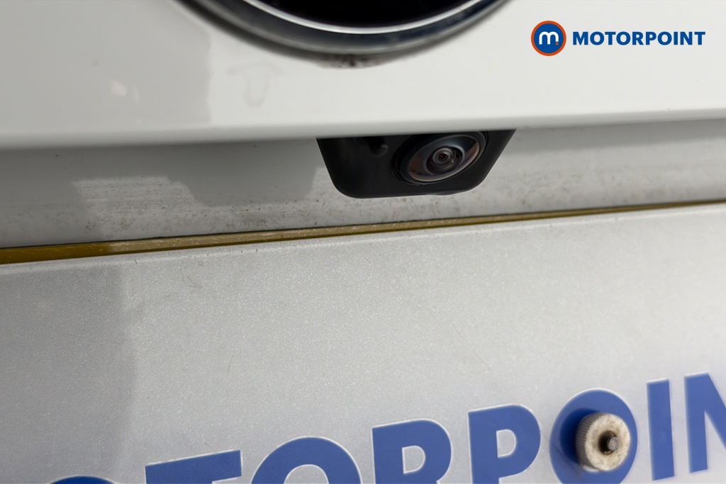Volkswagen Passat R-Line Automatic Petrol Plug-In Hybrid Estate - Stock Number (1669009) - 37th supplementary image
