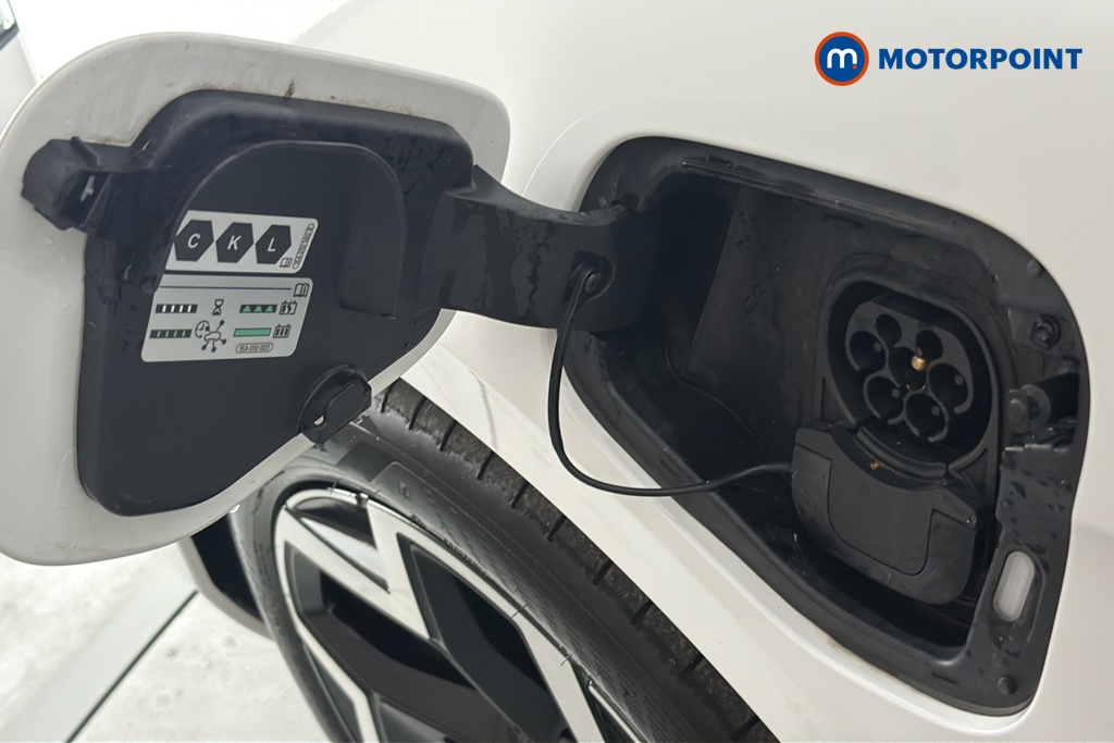 Volkswagen Passat R-Line Automatic Petrol Plug-In Hybrid Estate - Stock Number (1669009) - 40th supplementary image