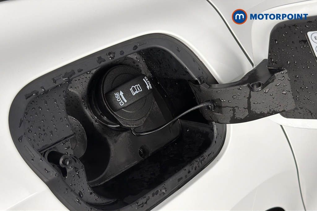 Volkswagen Passat R-Line Automatic Petrol Plug-In Hybrid Estate - Stock Number (1669009) - 41st supplementary image