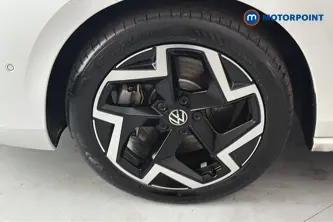 Volkswagen Passat R-Line Automatic Petrol Plug-In Hybrid Estate - Stock Number (1669009) - 44th supplementary image