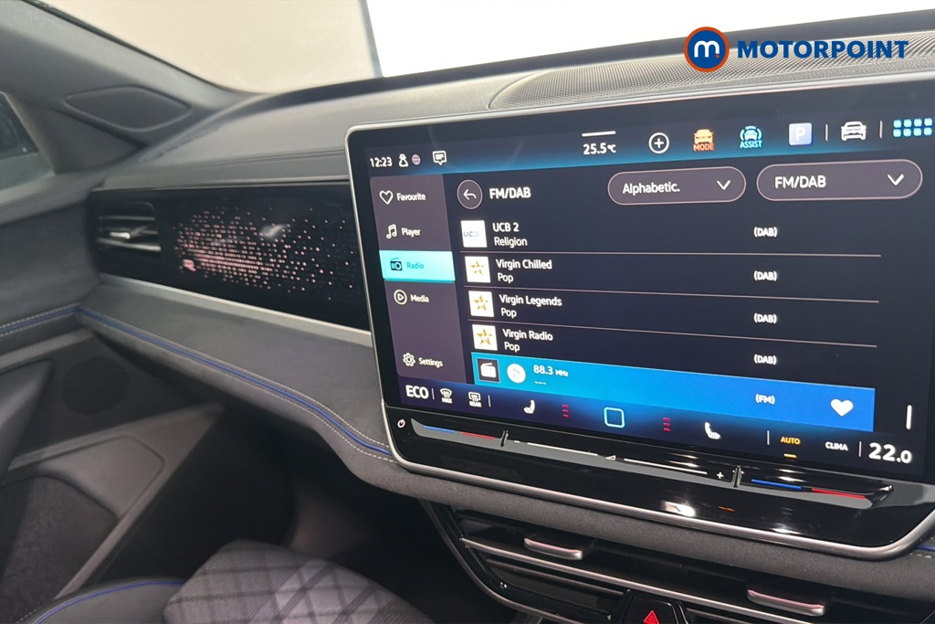 Volkswagen Passat R-Line Automatic Petrol Plug-In Hybrid Estate - Stock Number (1669011) - 8th supplementary image