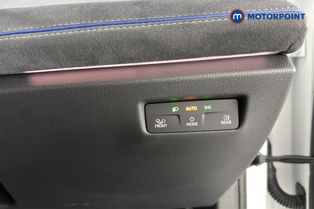 Volkswagen Passat R-Line Automatic Petrol Plug-In Hybrid Estate - Stock Number (1669011) - 11th supplementary image
