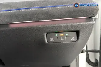 Volkswagen Passat R-Line Automatic Petrol Plug-In Hybrid Estate - Stock Number (1669011) - 11th supplementary image