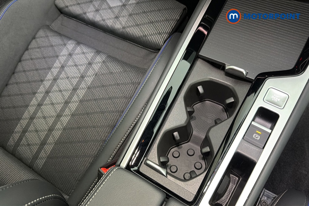 Volkswagen Passat R-Line Automatic Petrol Plug-In Hybrid Estate - Stock Number (1669011) - 16th supplementary image
