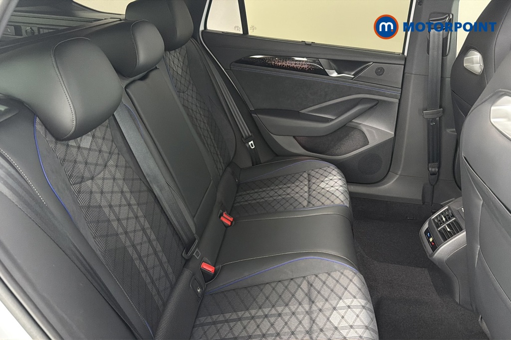 Volkswagen Passat R-Line Automatic Petrol Plug-In Hybrid Estate - Stock Number (1669011) - 25th supplementary image