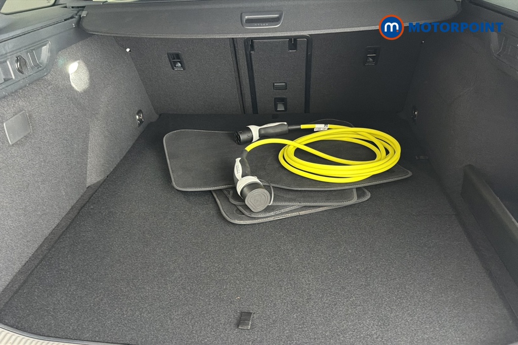 Volkswagen Passat R-Line Automatic Petrol Plug-In Hybrid Estate - Stock Number (1669011) - 34th supplementary image