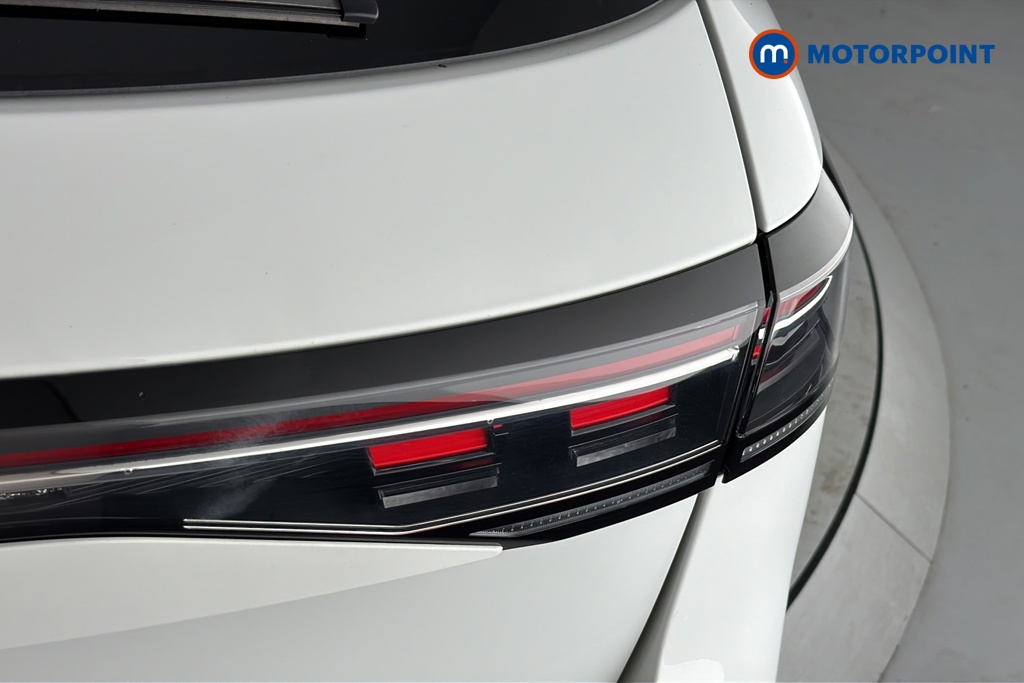 Volkswagen Passat R-Line Automatic Petrol Plug-In Hybrid Estate - Stock Number (1669011) - 36th supplementary image