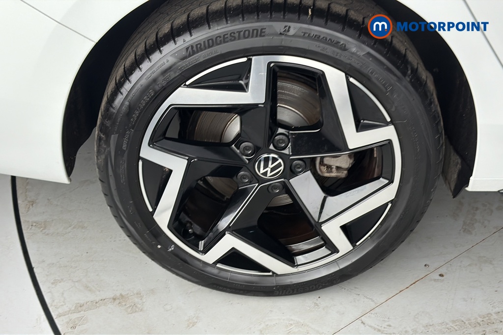 Volkswagen Passat R-Line Automatic Petrol Plug-In Hybrid Estate - Stock Number (1669011) - 46th supplementary image
