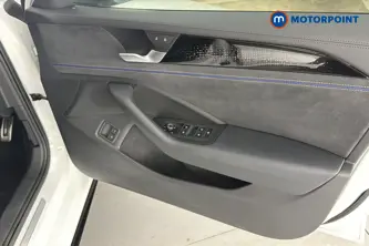 Volkswagen Passat R-Line Automatic Petrol Plug-In Hybrid Estate - Stock Number (1669012) - 18th supplementary image