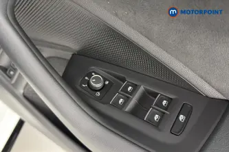 Volkswagen Passat R-Line Automatic Petrol Plug-In Hybrid Estate - Stock Number (1669012) - 19th supplementary image