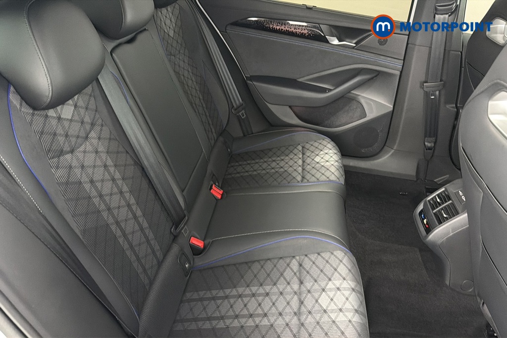 Volkswagen Passat R-Line Automatic Petrol Plug-In Hybrid Estate - Stock Number (1669012) - 25th supplementary image