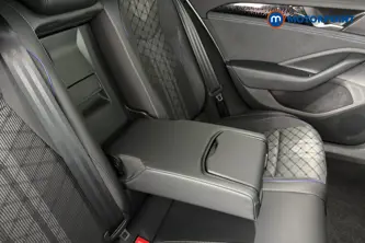 Volkswagen Passat R-Line Automatic Petrol Plug-In Hybrid Estate - Stock Number (1669012) - 26th supplementary image