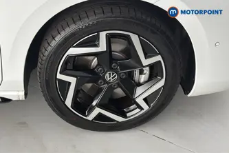 Volkswagen Passat R-Line Automatic Petrol Plug-In Hybrid Estate - Stock Number (1669012) - 47th supplementary image