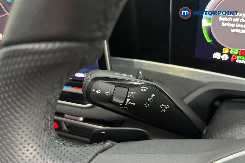 Volkswagen Passat R-Line Automatic Petrol Plug-In Hybrid Estate - Stock Number (1669021) - 5th supplementary image