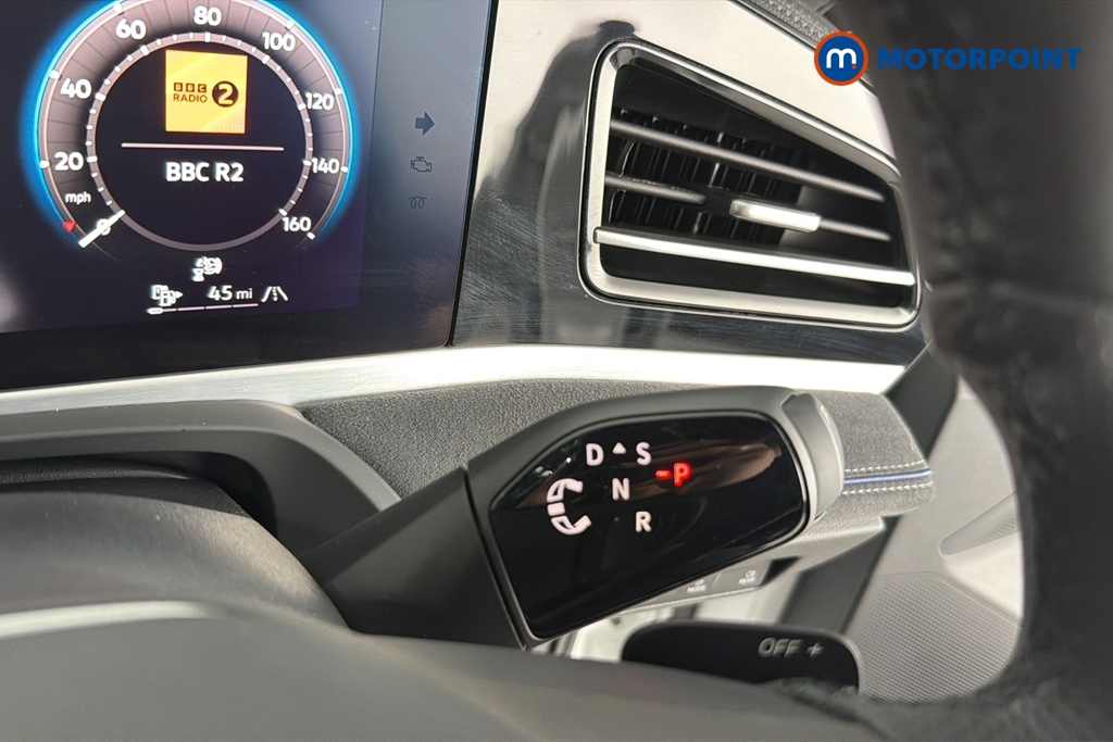 Volkswagen Passat R-Line Automatic Petrol Plug-In Hybrid Estate - Stock Number (1669021) - 6th supplementary image