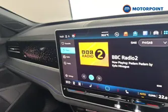 Volkswagen Passat R-Line Automatic Petrol Plug-In Hybrid Estate - Stock Number (1669021) - 8th supplementary image