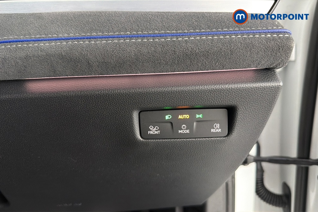 Volkswagen Passat R-Line Automatic Petrol Plug-In Hybrid Estate - Stock Number (1669021) - 11th supplementary image