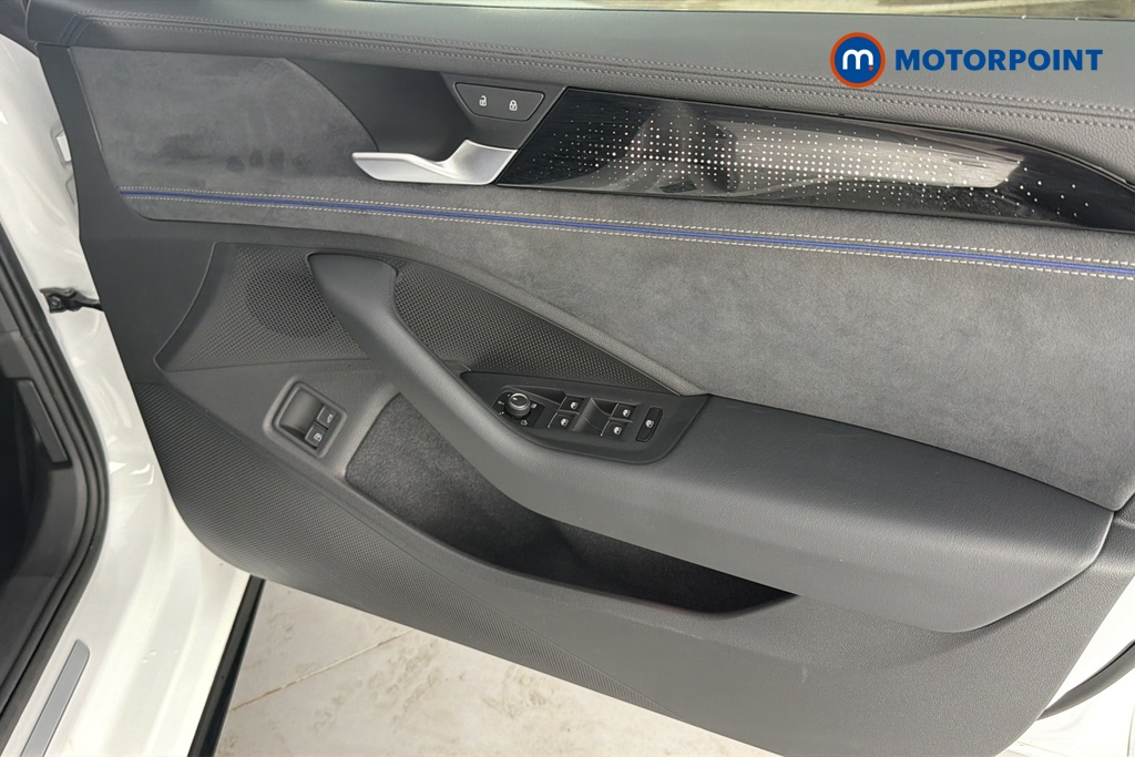 Volkswagen Passat R-Line Automatic Petrol Plug-In Hybrid Estate - Stock Number (1669021) - 18th supplementary image