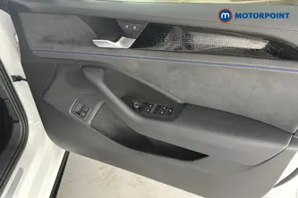 Volkswagen Passat R-Line Automatic Petrol Plug-In Hybrid Estate - Stock Number (1669021) - 18th supplementary image