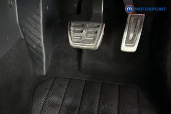 Volkswagen Passat R-Line Automatic Petrol Plug-In Hybrid Estate - Stock Number (1669021) - 24th supplementary image