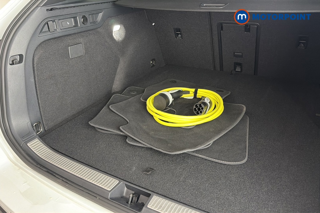 Volkswagen Passat R-Line Automatic Petrol Plug-In Hybrid Estate - Stock Number (1669021) - 34th supplementary image