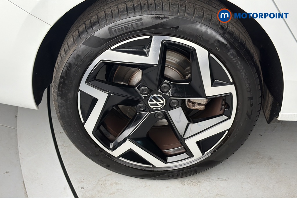 Volkswagen Passat R-Line Automatic Petrol Plug-In Hybrid Estate - Stock Number (1669021) - 46th supplementary image