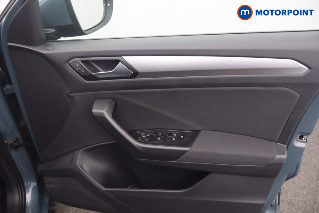 Volkswagen T-Roc Life Automatic Petrol SUV - Stock Number (1669088) - 8th supplementary image