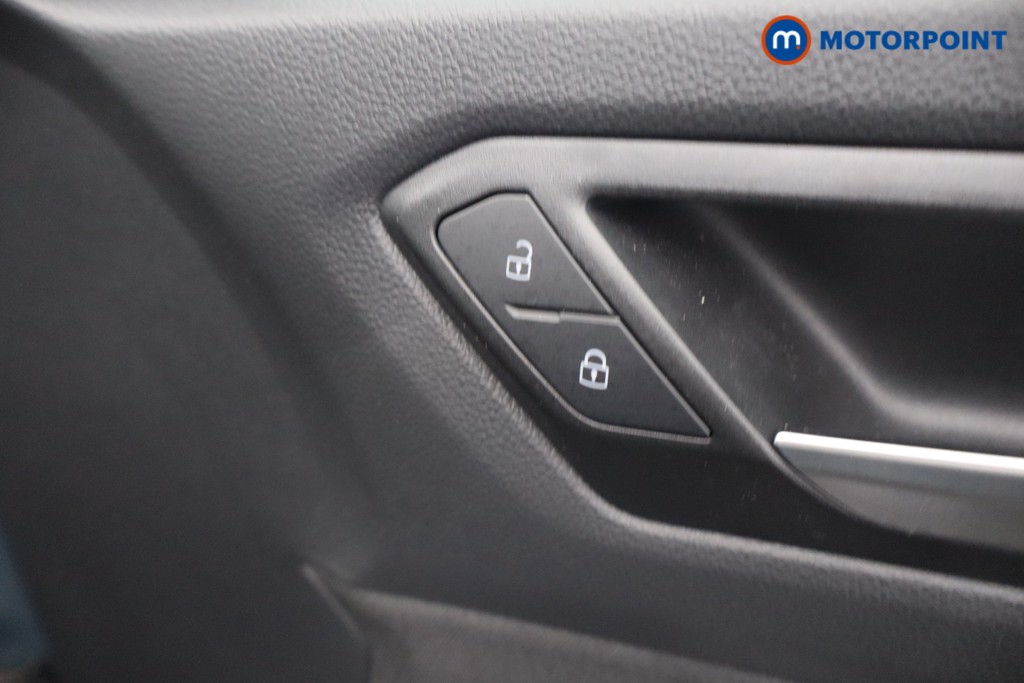 Volkswagen T-Roc Life Automatic Petrol SUV - Stock Number (1669088) - 9th supplementary image