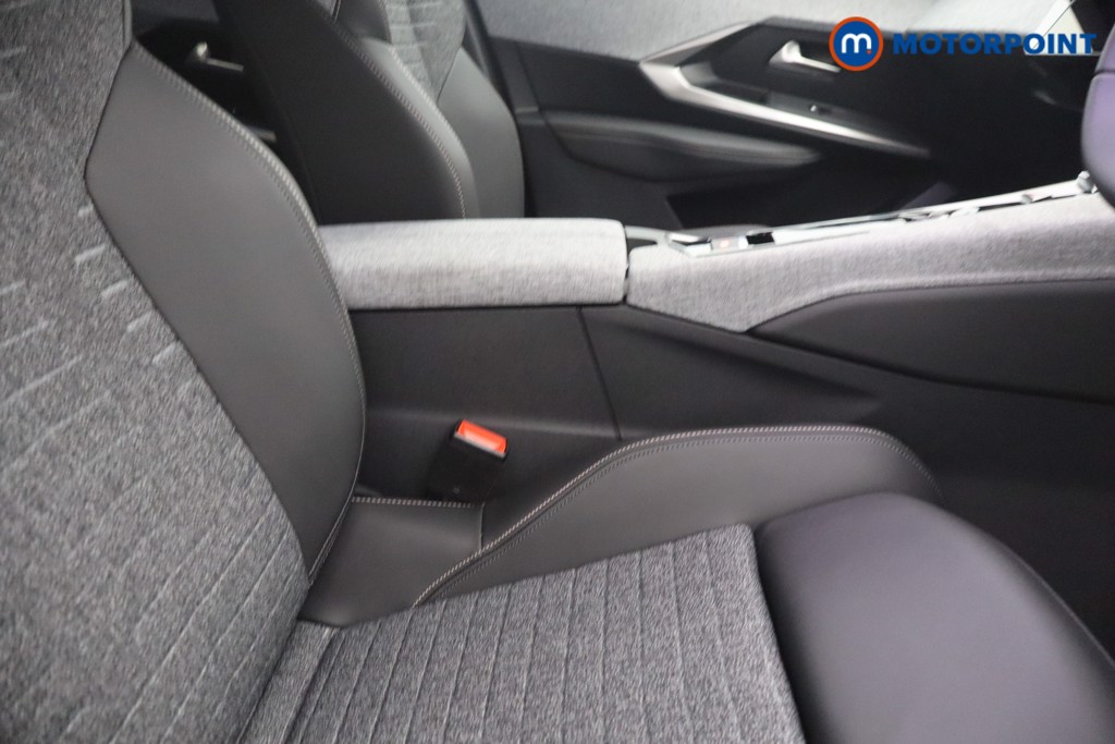 Peugeot 5008 Allure Premium Automatic Petrol SUV - Stock Number (1669447) - 12th supplementary image