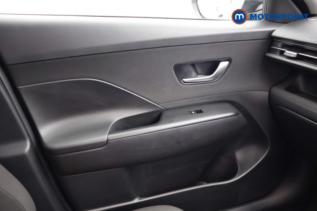 Hyundai Kona Advance Automatic Petrol-Electric Hybrid SUV - Stock Number (1669638) - 13th supplementary image