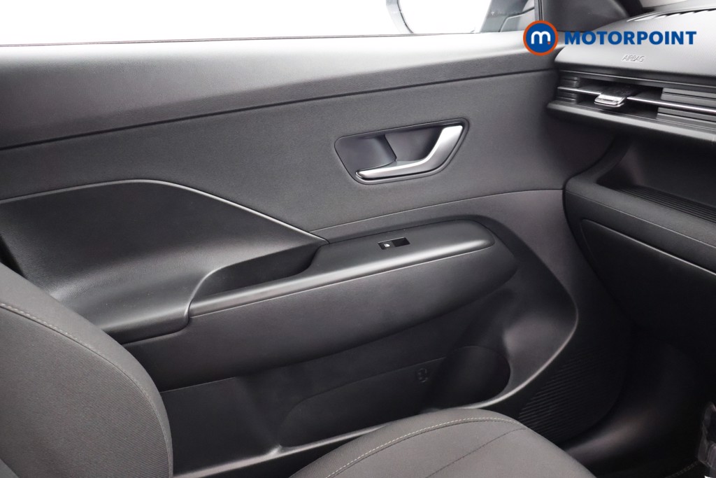 Hyundai Kona Advance Automatic Petrol-Electric Hybrid SUV - Stock Number (1669642) - 13th supplementary image
