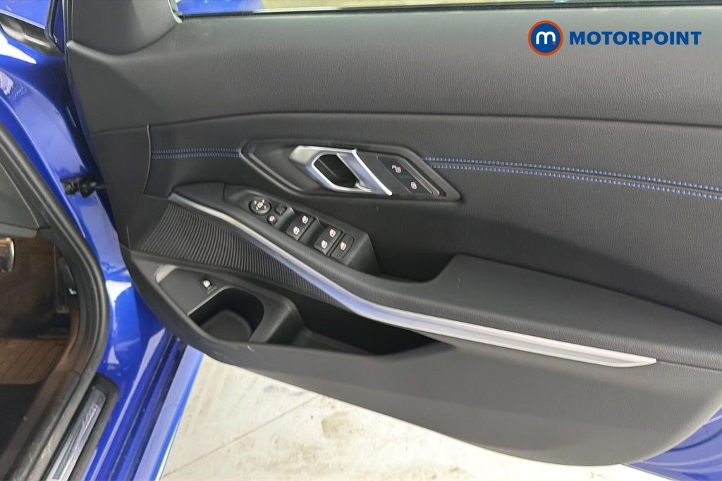 BMW 3 Series M Sport Automatic Petrol Plug-In Hybrid Saloon - Stock Number (1669766) - 18th supplementary image