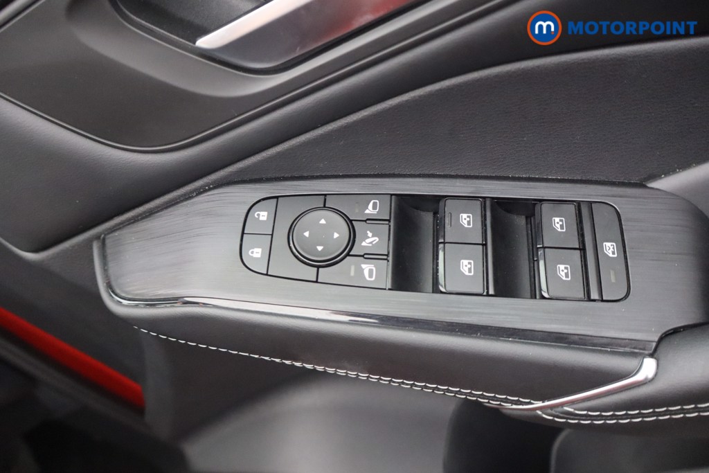 Nissan Qashqai N-Connecta Automatic Petrol-Electric Hybrid SUV - Stock Number (1644518) - 11th supplementary image