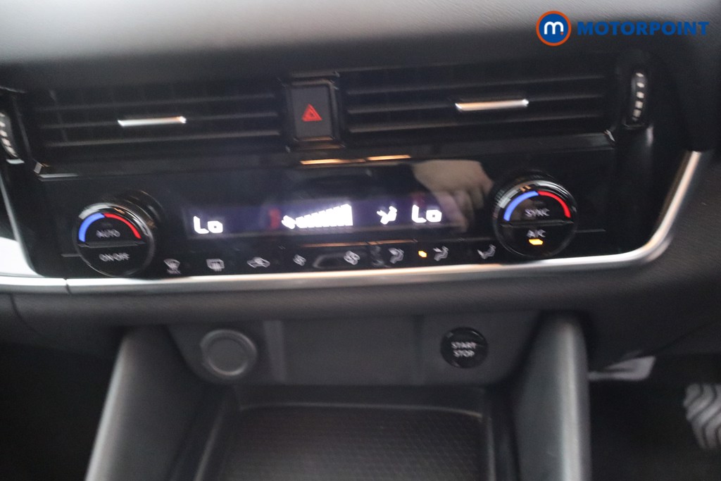 Nissan Qashqai N-Connecta Automatic Petrol-Electric Hybrid SUV - Stock Number (1644518) - 17th supplementary image
