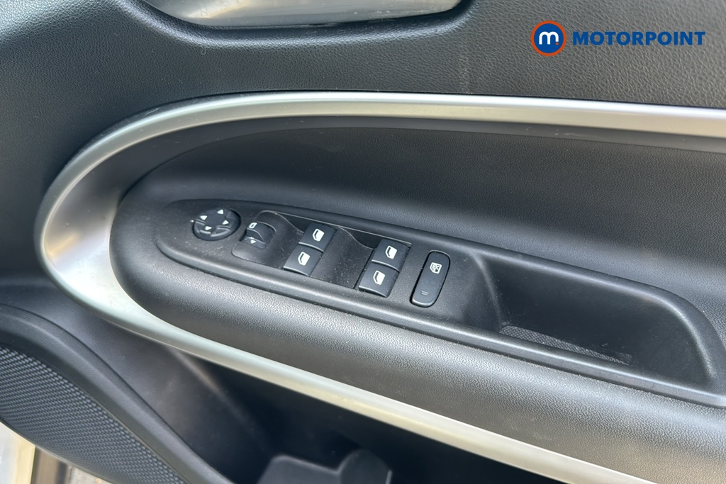 Jeep Avenger Altitude Manual Petrol SUV - Stock Number (1659093) - 19th supplementary image